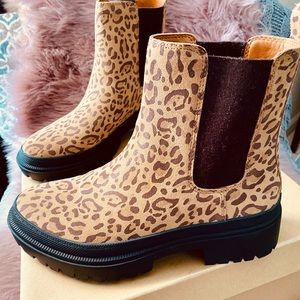 Lucky Brand Ellerey Chunky Leopard Lug-Sole Boot Size:8